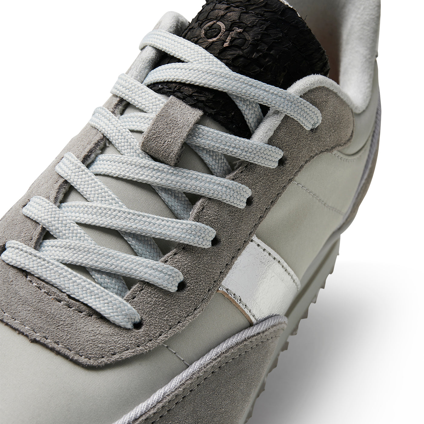 WODEN Nellie II Metallic Plateau Sneakers 049 Sea Fog Grey